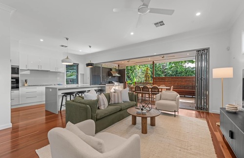 Paddington House | Stylish Paddington Home with Outdoor Oasis
