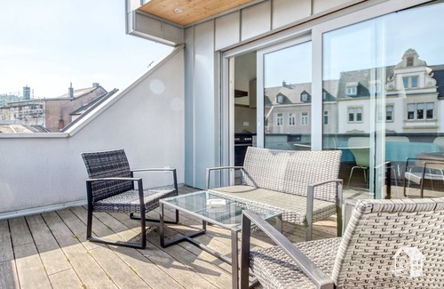 Trier Apartment | Stylish penthouse apartment with terrace in best location with grand piano