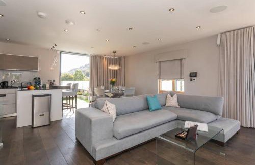 Bath Apartment | Stylish Penthouse Apartment With Hot Tub
