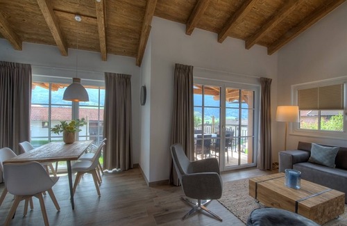 Walchen Apartment | Stylish penthouse in Piesendorf / Walchen near a ski area, with sauna