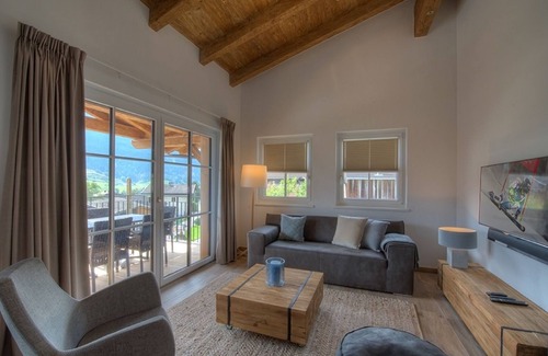 Walchen Apartment | Stylish penthouse in Piesendorf / Walchen near a ski area, with sauna