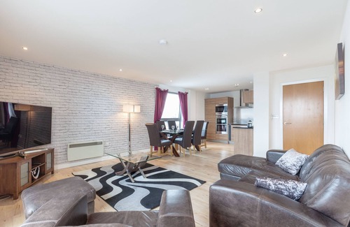 Newhaven Apartment | Stylish Penthouse Suite