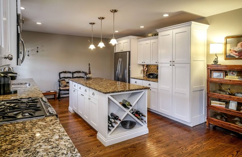 Northfield House | Stylish & Perfect for DERBY close to dining, shopping w/NEW POOL