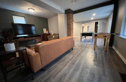 Cleveland House | *Stylish Pet Friendly 3 Bedroom House*