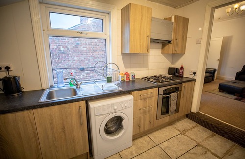 Wallsend Apartment | Stylish place to stay and perfect for group trips.
