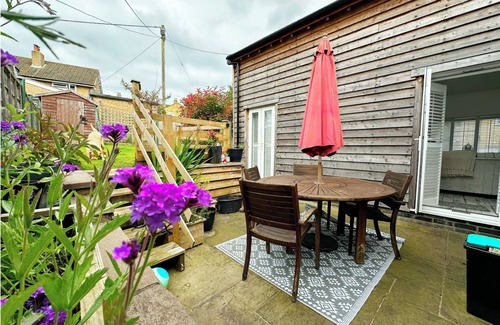 Salisbury Apartment | Stylish Private Annex Near Salisbury—A Hidden Gem