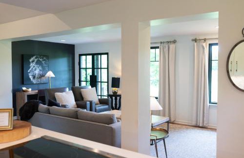 Franklin House | Stylish Private Home 1 mile from Downtown Franklin