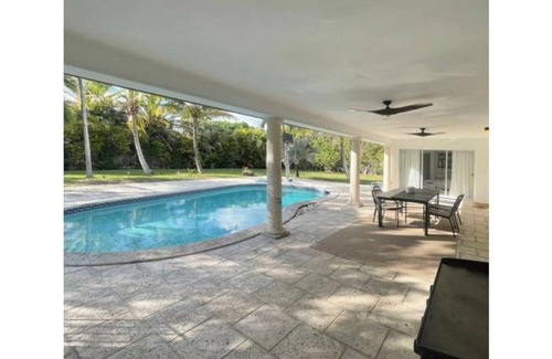 Pinecrest House | Stylish private resort style pool house