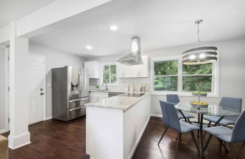 Collier Heights House | Stylish RanchPeaceful YetCentral