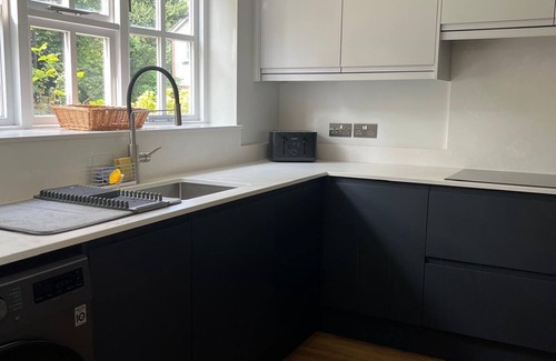 London Borough of Bromley House | Stylish, Renovated Chislehurst Retreat – Walk to Station, Pubs & More!
