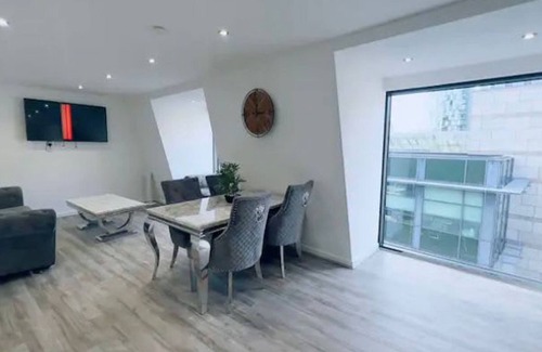 Liverpool City Centre Apartment | Stylish Retreat in Central Liverpool