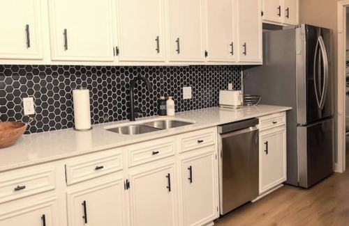Memorial House | Stylish Retreat n5-Star Location, Deck & Pool!