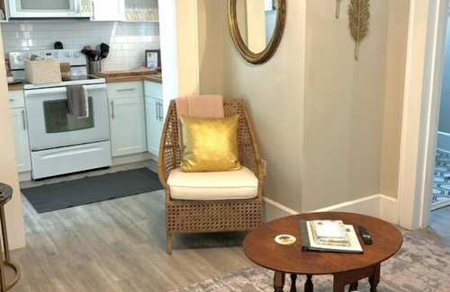 Crescent Lake House | Stylish Retreat: Patio, Bikes+Golf Near Dtwn&Beach