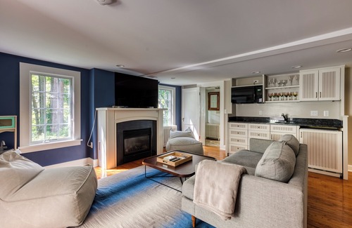 Egremont House | Stylish Retreat; Pool & Hot Tub By:Evergreen Home