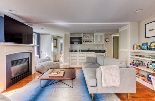 Egremont House | Stylish Retreat; Pool & Hot Tub By:Evergreen Home