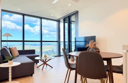 Brisbane Central Business District Apartment | Stylish Riverfront 2Bed Apt with Pool at QWR