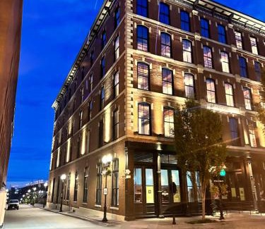 Downtown St. Louis Apartment | Stylish Riverfront Loft - Steps from the Arch & Nightlife