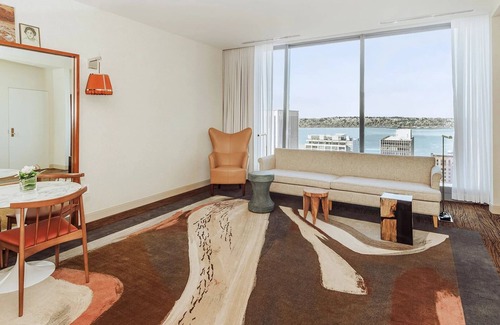 Downtown Seattle Hotel | Stylish Room With 2 Queen Beds Near Pike Place Market and Pioneer Square