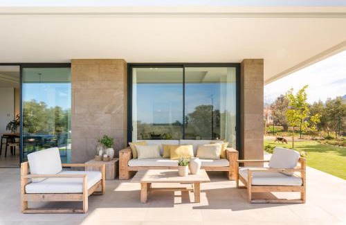 Antequera Villa | Stylish Rural House Golf Course