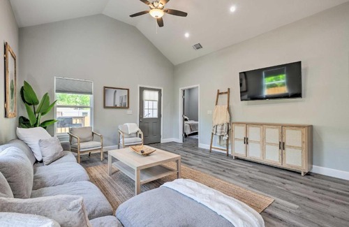 Nevada Street House | Stylish San Antonio Hideaway with Cowboy Pool!
