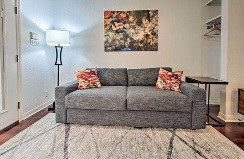 Alta Vista Apartment | Stylish San Antonio Apt w/ Patio Near River Walk!