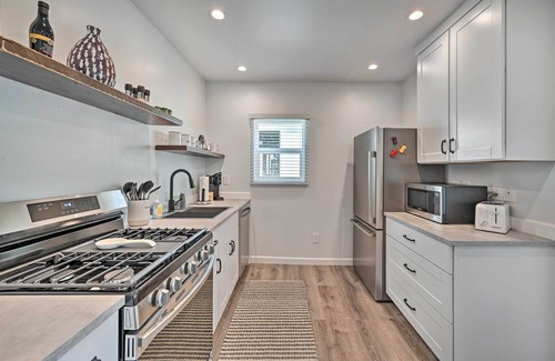 Roseville - Fleet Ridge Apartment | Stylish San Diego Apartment w/Smart TV!
