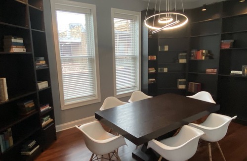 Sheffield and DePaul Apartment | Stylish Sanctuary in the Heart of Lincoln Park