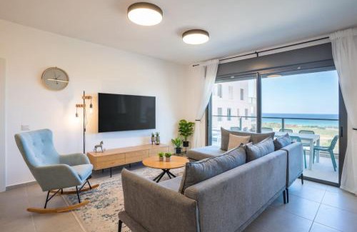 Nahariya Apartment | Stylish Seaside Escape with Balcony by Sea N' Rent