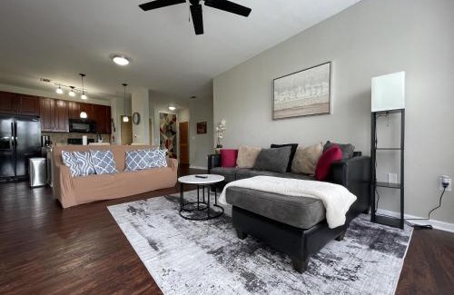 West End Apartment | Stylish Sky Lofts Condo in Historic West End condo