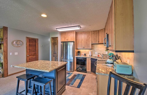 Sky Valley Condo | Stylish Sky Valley Condo with Club Amenities!