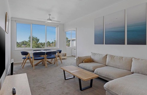 Toorak House | Stylish South Yarra Escape + Free Parking