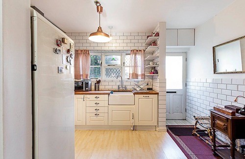 Bow West House | Stylish & Spacious 3-Bed Home in Vibrant Bow