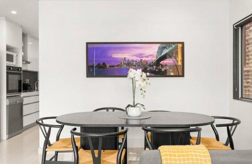 Bondi Beach Apartment | Stylish Spacious Modern 1 BDR Balcony BBQ AirCon Lift