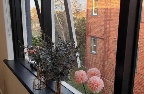 Saint Kilda South Apartment | Stylish St. Kilda Apartment