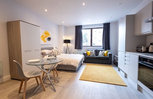 Staines Apartment | Stylish Staines Apartments Heathrow South