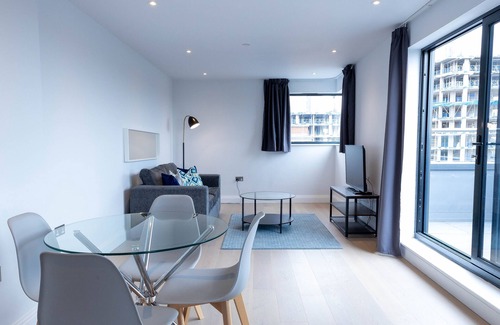 Staines Apartment | Stylish Staines Apartments Heathrow South