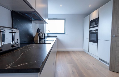 Staines Apartment | Stylish Staines Apartments Heathrow South