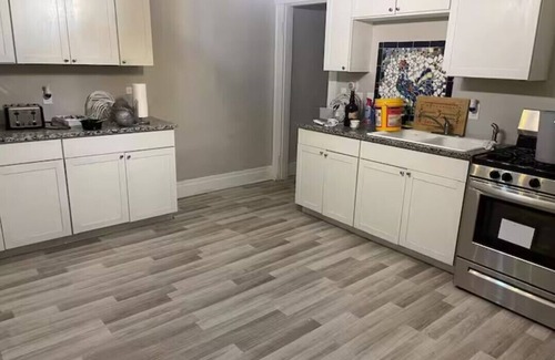 Hyde Park House | Stylish Stay in Cincy Hospitals