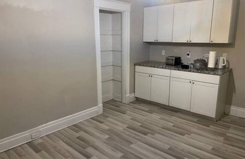 Hyde Park House | Stylish Stay in Cincy Hospitals