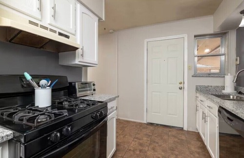 Denton House | Stylish Stay on Cordell Heart of Denton Living
