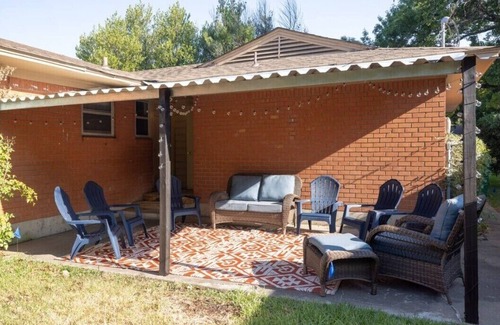 Denton House | Stylish Stay on Cordell Heart of Denton Living