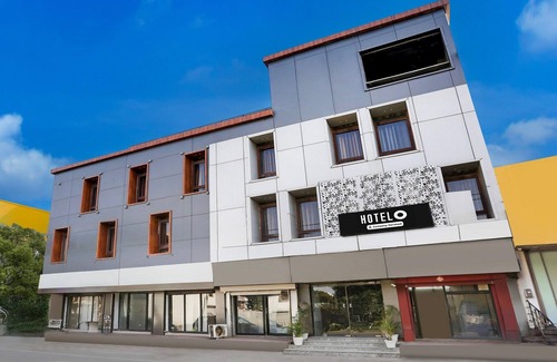 Dehradun House | Stylish Stays Near Isbt Dehradun