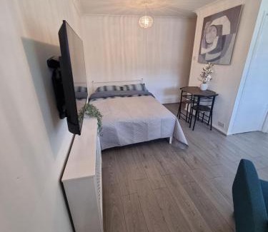 Harborne Apartment | Stylish Studio Flat In Harborne