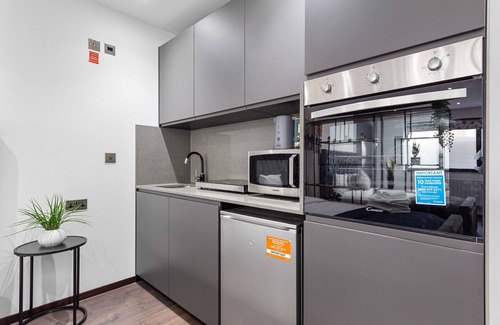 Golders Green Apartment | Stylish Studio in Golders Green Central Location