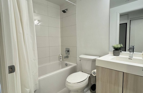 Church and Wellesley Apartment | STYLISH STUDIO IN JARVIS ST