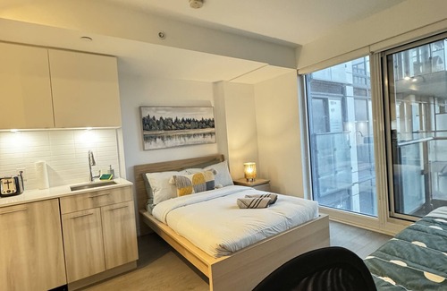 Church and Wellesley Apartment | STYLISH STUDIO IN JARVIS ST