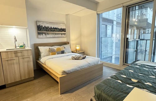 Church and Wellesley Apartment | STYLISH STUDIO IN JARVIS ST
