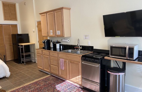Historic Montford Apartment | Stylish Studio in the Trees - Montford