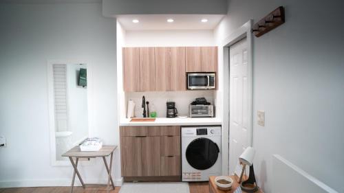 Allapattah Apartment | Stylish Studio Near Wynwood & Design District