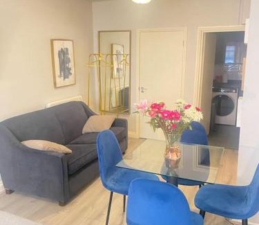 Cricklewood Apartment | Stylish studio on Edgware Rd ED1